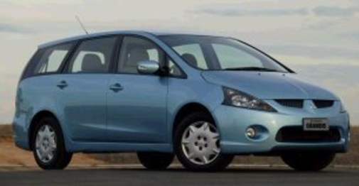 2004 Mitsubishi Grandis People mover (base) 2004 Mitsubishi Grandis People mover (base)