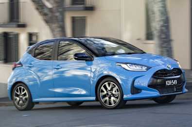 2020 Toyota Yaris Hatchback ZR Hybrid TWO-Tone 2020 Toyota Yaris Hatchback ZR Hybrid TWO-Tone