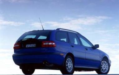 Volvo V40 2001