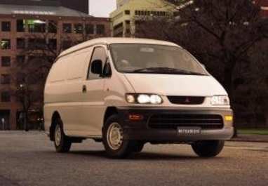 Mitsubishi Express 2004