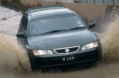 Complete guide to Holden Commodore 2002