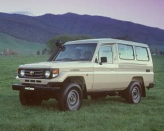 1999 Toyota Landcruiser SUV (4X4) 11 Seat