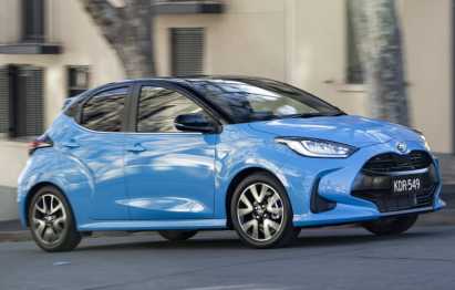 2025 Toyota Yaris Hatchback ZR Hybrid TWO-Tone