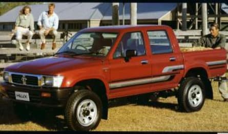 Toyota HiLux Tamworth LE (4x4) 1996 Price & Specs | CarsGuide