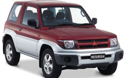 2000 Mitsubishi Pajero SUV iO (4x4)