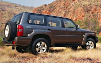 2010 Nissan Patrol SUV ST (4X4)