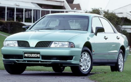 2001 Mitsubishi Magna Sedan Solara