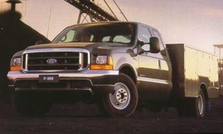 Ford F250 XL (4X4) 2005 Price & Specs | CarsGuide