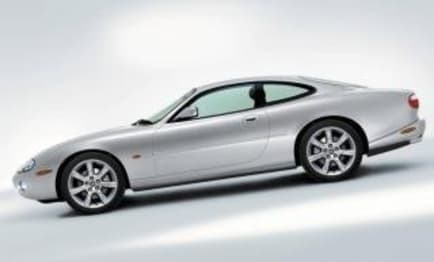 2005 Jaguar XK8 Coupe (base)