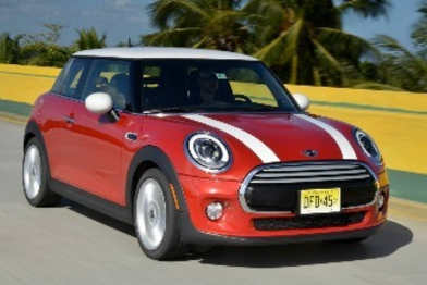 2015 Mini Cooper Hatchback (base)