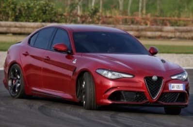 2017 Alfa Romeo Giulia Sedan (base)