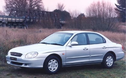 2000 Hyundai Sonata Sedan Executive V6