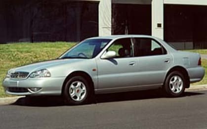 1999 Kia Credos Sedan (base)