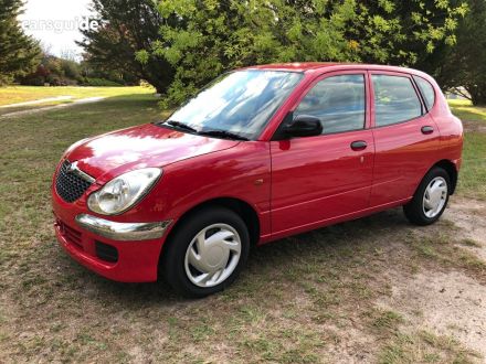 Daihatsu sirion 2003