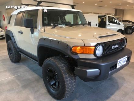 Toyota Fj Cruiser Suv For Sale With Roof Racks Carsguide