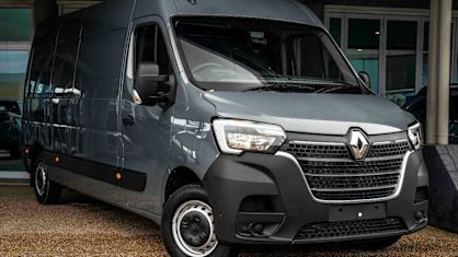 2025 Renault Master Pro Mid Roof LWB AMT 110kW