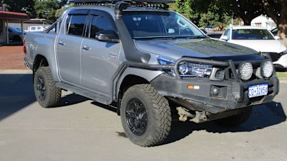 2015 Toyota Hilux SR5 (4X4)