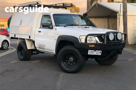 White 2013 Nissan Patrol Leaf Cab Chassis DX (4X4)