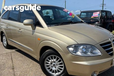Gold 2007 Ssangyong Stavic Wagon SV270 Sports