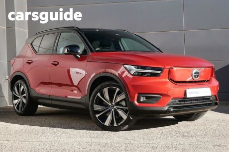 Red 2022 Volvo XC40 Wagon Recharge Pure Electric (awd)