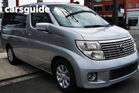 Silver 2006 Nissan Elgrand Commercial X