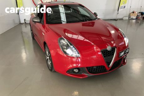 Red 2016 Alfa Romeo Giulietta Hatch