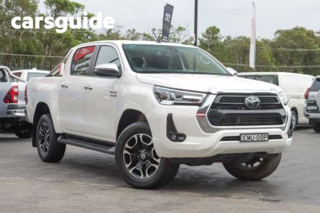 White 2020 Toyota Hilux Double Cab Pick Up SR5 (4X4)