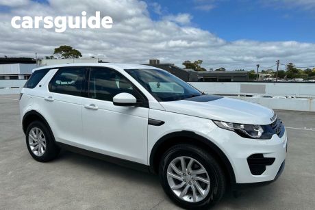 White 2018 Land Rover Discovery Sport Wagon SE