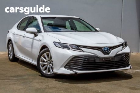 White 2019 Toyota Camry OtherCar Ascent Hybrid AXVH71R