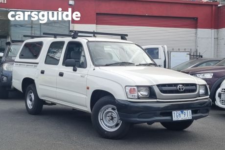 White 2004 Toyota Hilux Dual Cab Pick-up
