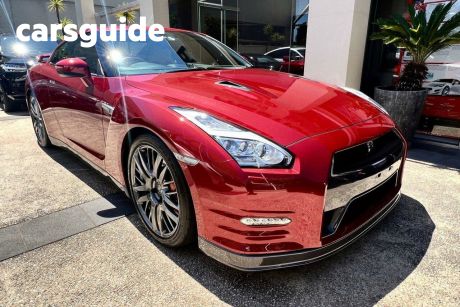 Red 2015 Nissan GT-R Coupe Premium Edition