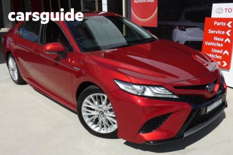 Red 2018 Toyota Camry OtherCar Hybrid