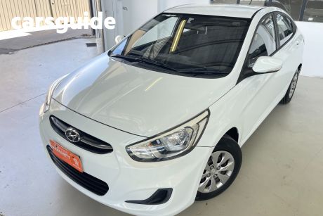 White 2015 Hyundai Accent Sedan Active