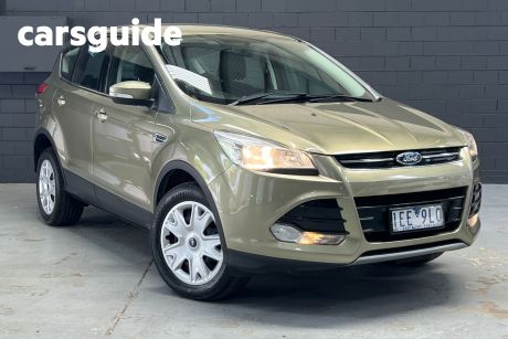 Green 2015 Ford Kuga Wagon Ambiente (fwd)
