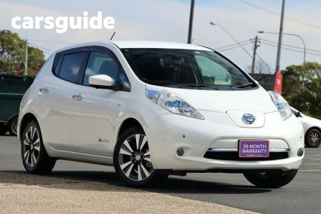 White 2017 Nissan Leaf Hatch X THANKS EDITION (30kWh)