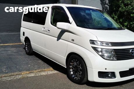 White 2004 Nissan Elgrand Commercial (No Badge)