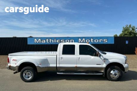 White 2006 Ford F350 Crew Cab Chassis XLT
