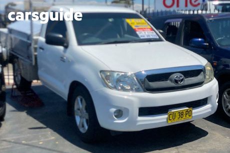 White 2006 Toyota Hilux Ute Tray 4x2 Workmate TGN16R