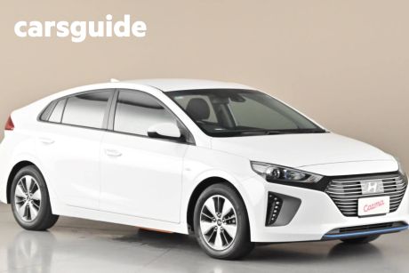 White 2018 Hyundai Ioniq Hatchback Plug-IN Hybrid Elite