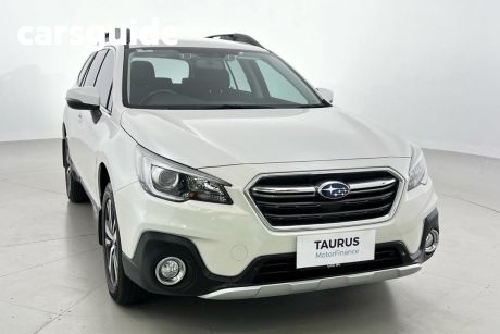 White 2019 Subaru Outback Wagon 2.5I