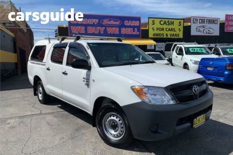 White 2007 Toyota Hilux Dual Cab Pick-up Workmate