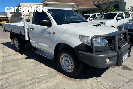 White 2014 Toyota Hilux Cab Chassis SR (4X4)