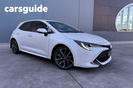 White 2019 Toyota Corolla Hatchback ZR TWO Tone Option