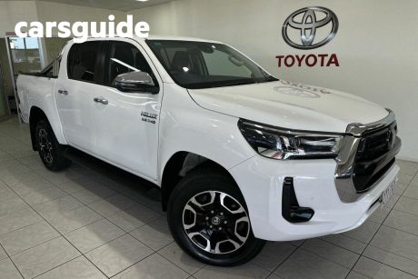 White 2021 Toyota Hilux Ute Tray SR5 4x4 Double-Cab Pick-Up