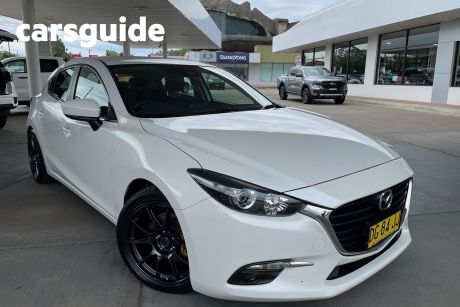 White 2018 Mazda 3 Hatchback Maxx Sport