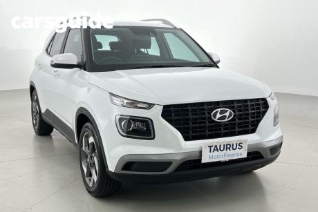 White 2022 Hyundai Venue Wagon Active
