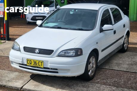 White 2002 Holden Astra Hatchback CD