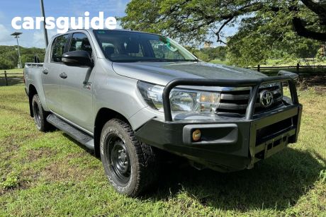 Silver 2018 Toyota Hilux Double Cab Pick Up SR (4X4)