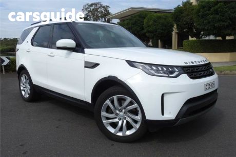 White 2018 Land Rover Discovery Wagon TD6 SE