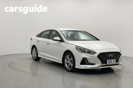 White 2018 Hyundai Sonata Sedan Active